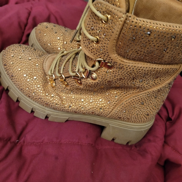 Woman's 7 boots - Picture 3 of 10